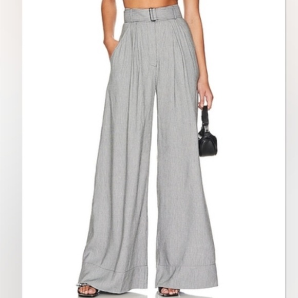House of Harlow 1960 Pleated Front Wide Leg Houndstooth Trouser - Picture 3 of 12